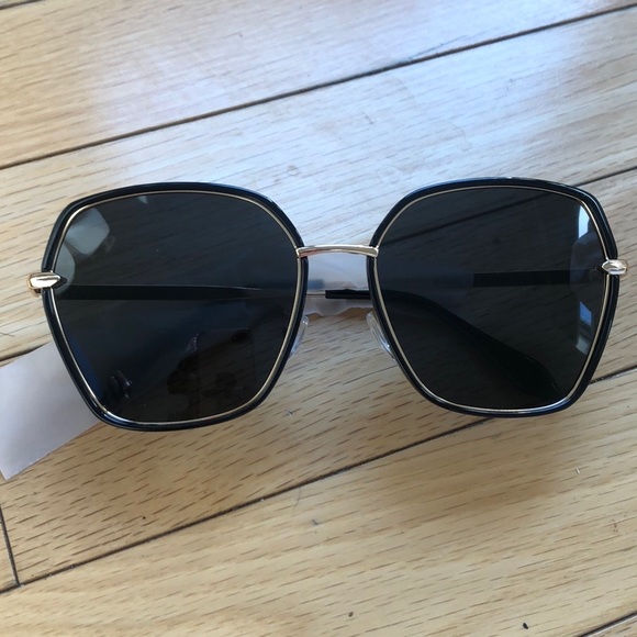 NEW Fashion Square Oversized Sunglasses *NEW*